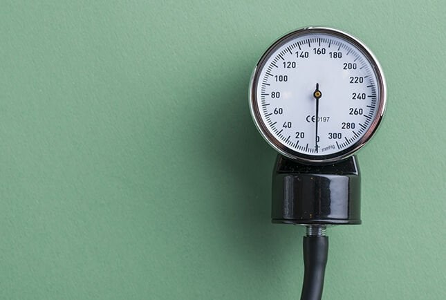 Koldan Ölçer Tansiyon Aletleri: Evde Doğru Tansiyon Takibi Nasıl Yapılır?